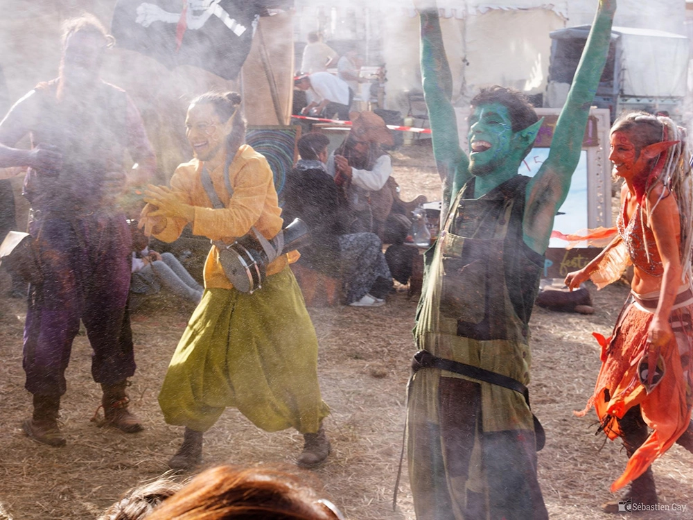 Elfes farceurs de couleurs, holi color